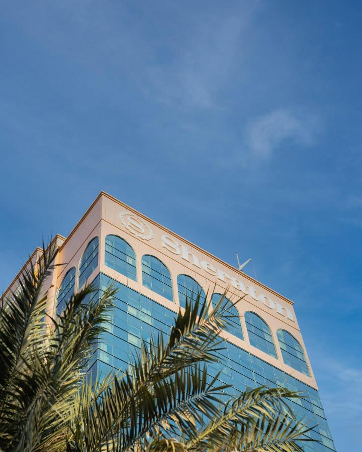 Sheraton Khalidiya Hotel Abu Dabi Exterior foto
