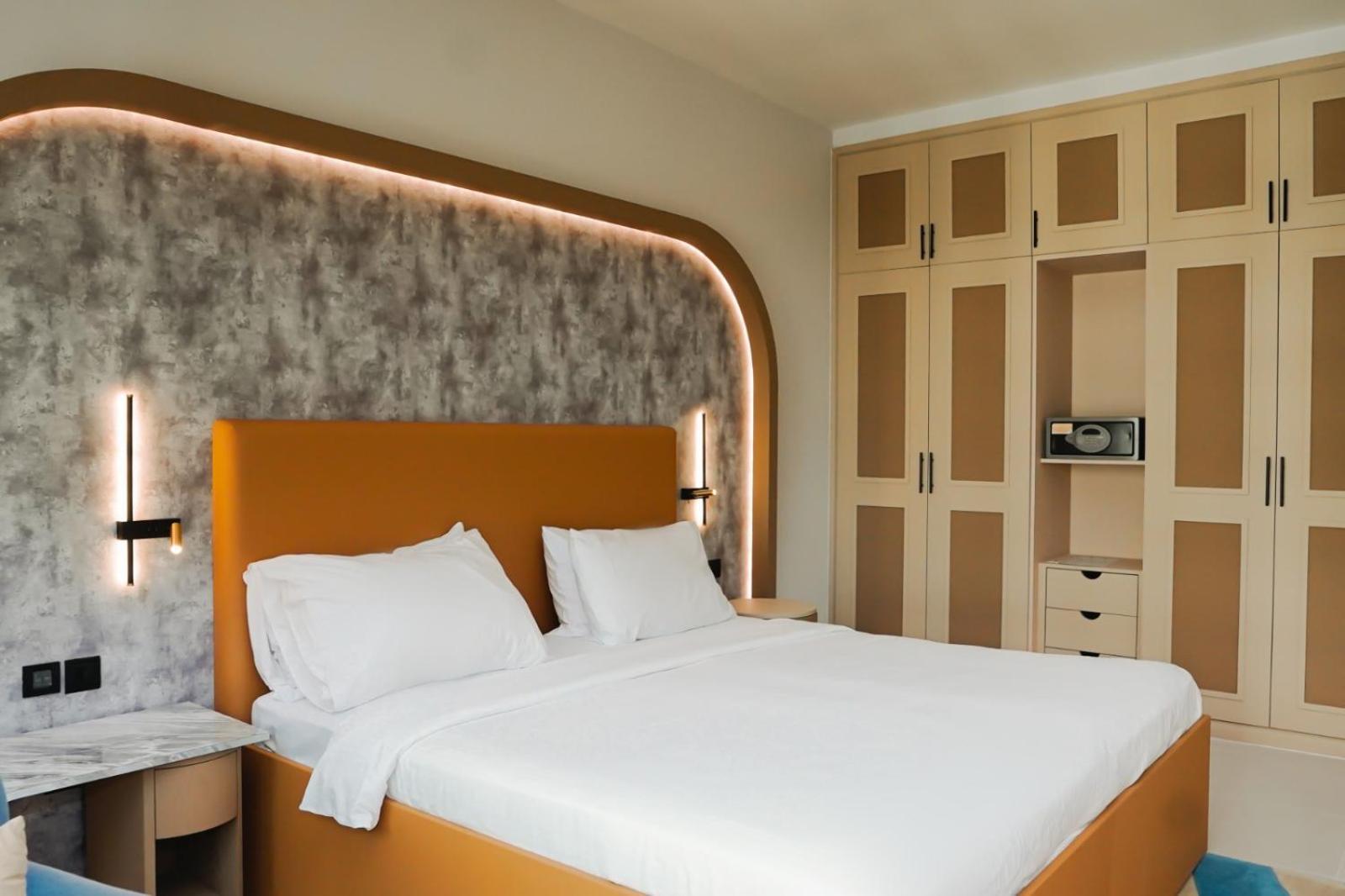 Sheraton Khalidiya Hotel Abu Dabi Exterior foto