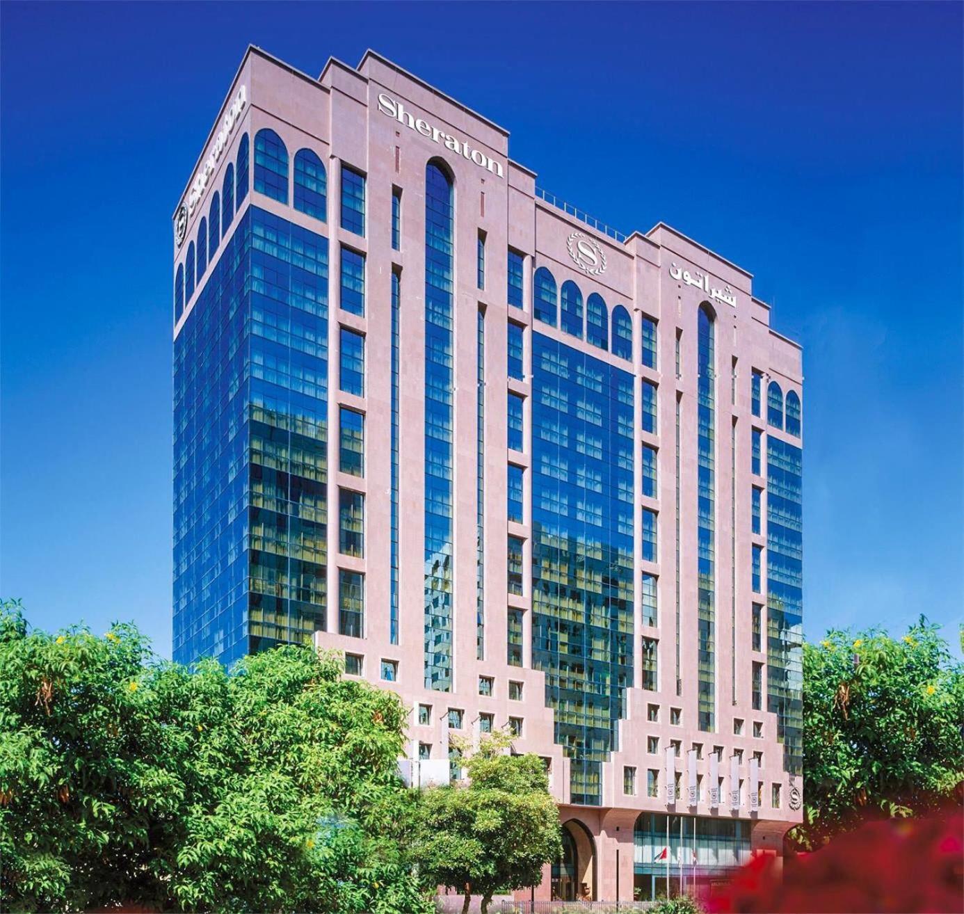Sheraton Khalidiya Hotel Abu Dabi Exterior foto